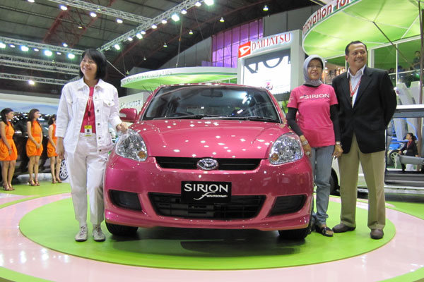 Daihatsu Sirion Pink Khusus Buat Perempuan  gustomobil